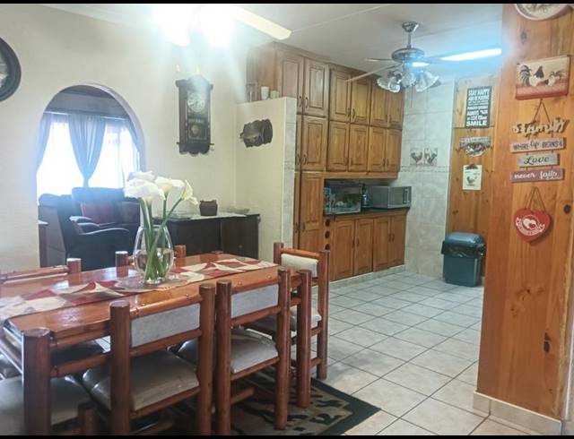 4 BEDROOM HOUSE FOR SALE IN PARKRAND